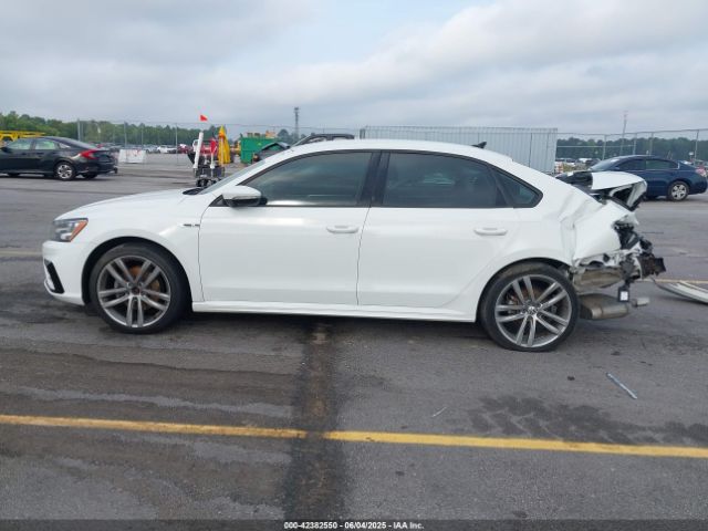 1VWAA7A39JC016259 Volkswagen Passat 2.0t R-line/2.0t S