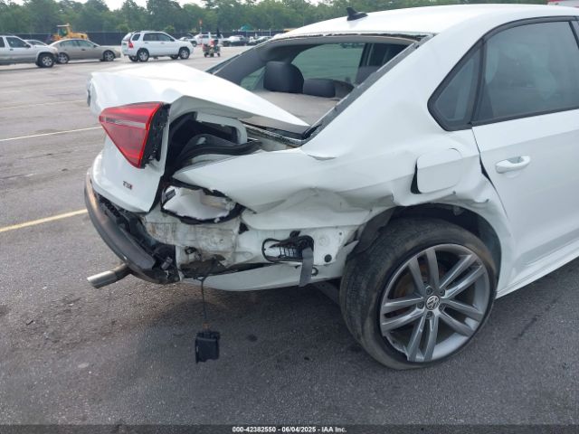 1VWAA7A39JC016259 Volkswagen Passat 2.0t R-line/2.0t S