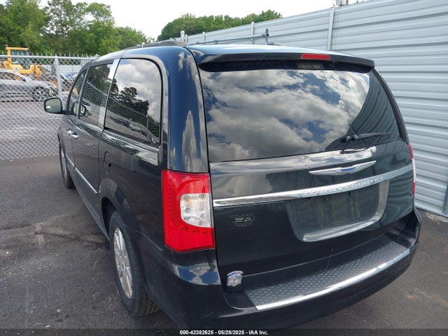2C4RC1BG4GR132645 Chrysler Town & Country Touring