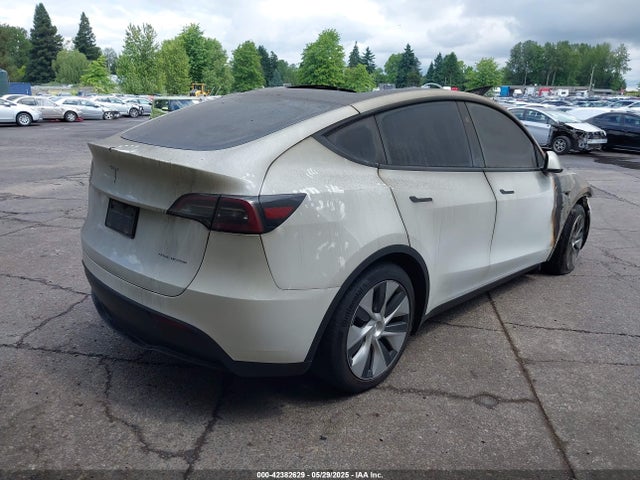 2023 TESLA MODEL Y 7SAYGAEE2PF832799 Photo 3