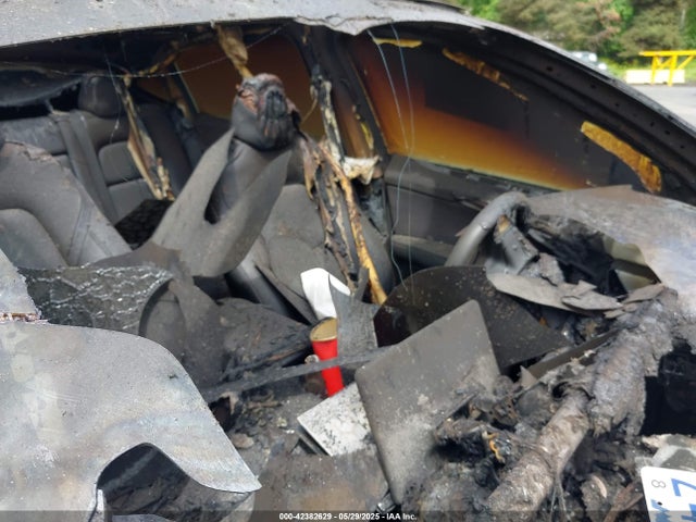 2023 TESLA MODEL Y 7SAYGAEE2PF832799 Photo 4