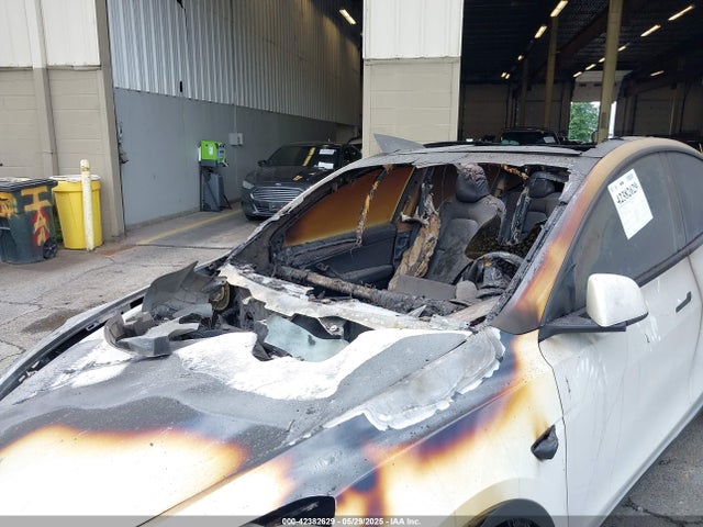 2023 TESLA MODEL Y 7SAYGAEE2PF832799 Photo 5