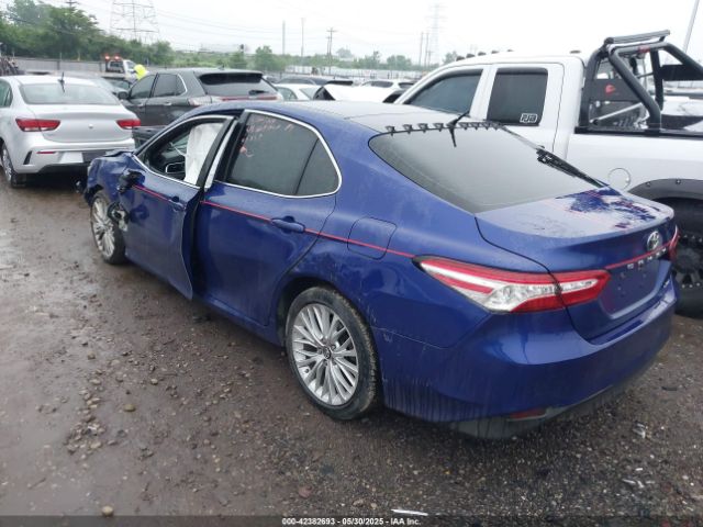 2018 TOYOTA CAMRY 4T1B11HK9JU507633 Photo 2