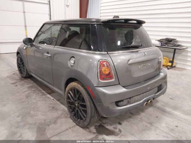 2008 MINI COOPER S WMWMF73568TT87094 Photo 2