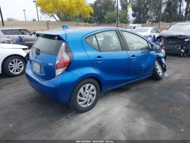 JTDKDTB34F1111966 Toyota Prius C One