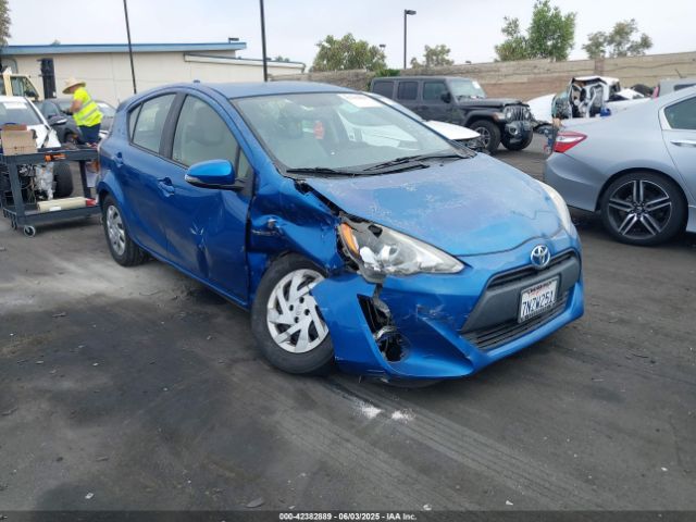 JTDKDTB34F1111966 Toyota Prius C One
