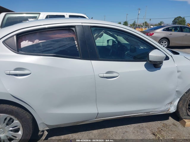 3MYDLBYV8KY504231 Toyota p5v