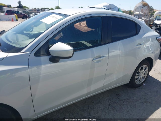 3MYDLBYV8KY504231 Toyota p5v