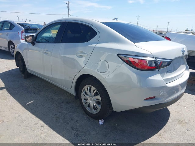 3MYDLBYV8KY504231 Toyota p5v