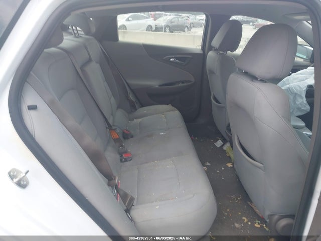 1G1ZD5ST5NF107140 Chevrolet Malibu Fwd Lt