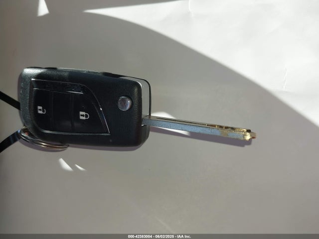 NMTKHMBX1JR027627 Toyota 3zr-fae