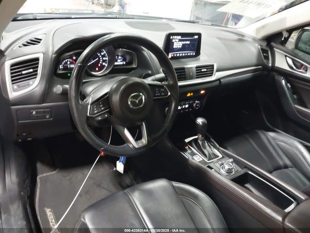 3MZBN1V37JM215017 Mazda py