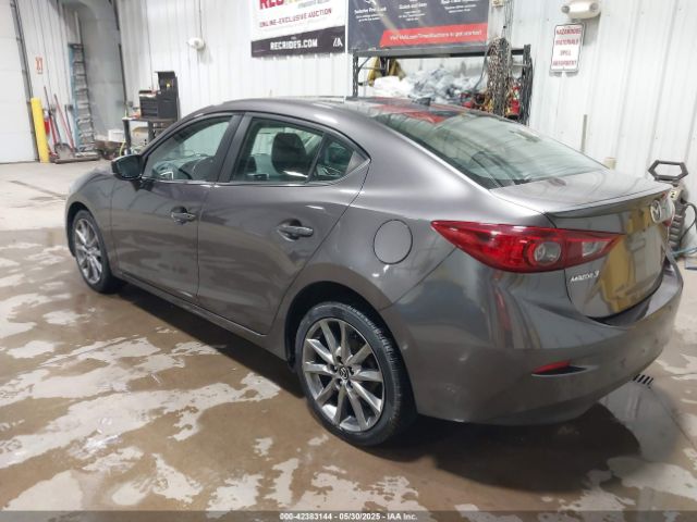 2018 MAZDA MAZDA3 3MZBN1V37JM215017 Photo 2