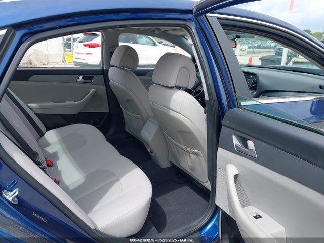 5NPE24AF1HH592744 Hyundai 2017