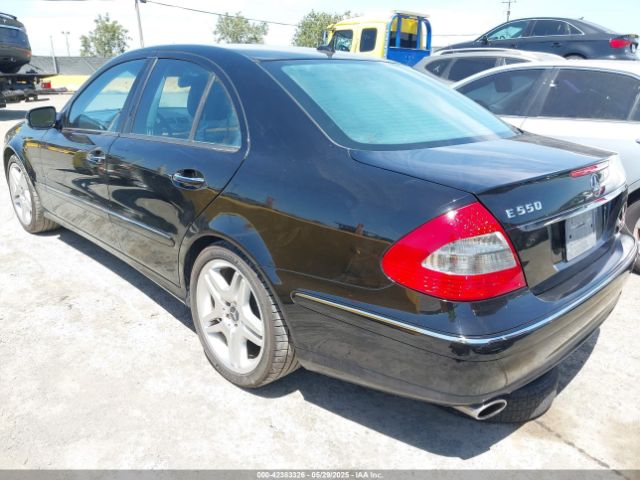 2007 MERCEDES-BENZ E 550 WDBUF72X57B021832 Photo 2