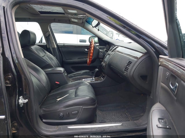 2011 CADILLAC DTS 1G6KD5E60BU142757 Photo 4