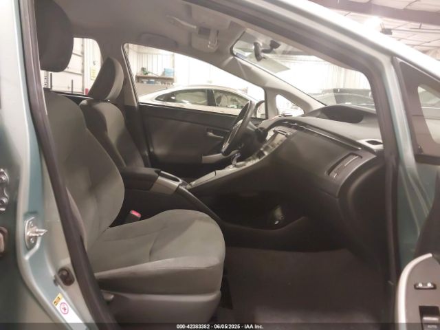 JTDKN3DU4E1744713 Toyota Prius Five/four/three/two