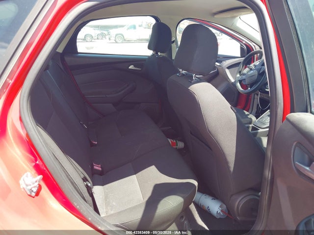 1FADP3K21FL315397 Ford FOCUS SE