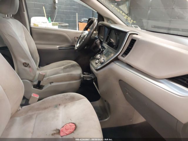 5TDZZ3DC8HS785086 Toyota Sienna L 7 Passenger