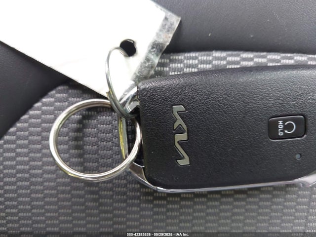 KNDCR3L11S5139228 KIA 2025