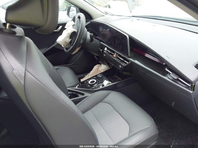 KNDCR3L11S5139228 KIA 2025
