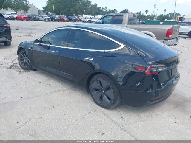 2019 TESLA MODEL 3 5YJ3E1EA8KF317857 Photo 2