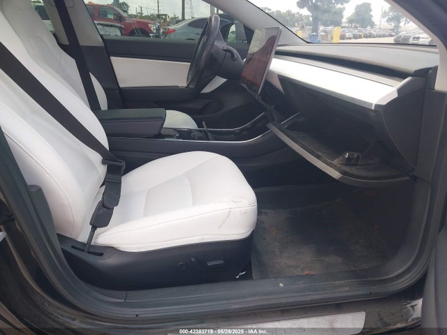 2019 TESLA MODEL 3 5YJ3E1EA8KF317857 Photo 4