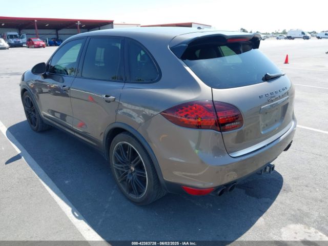 2012 PORSCHE CAYENNE WP1AC2A21CLA82667 Photo 2