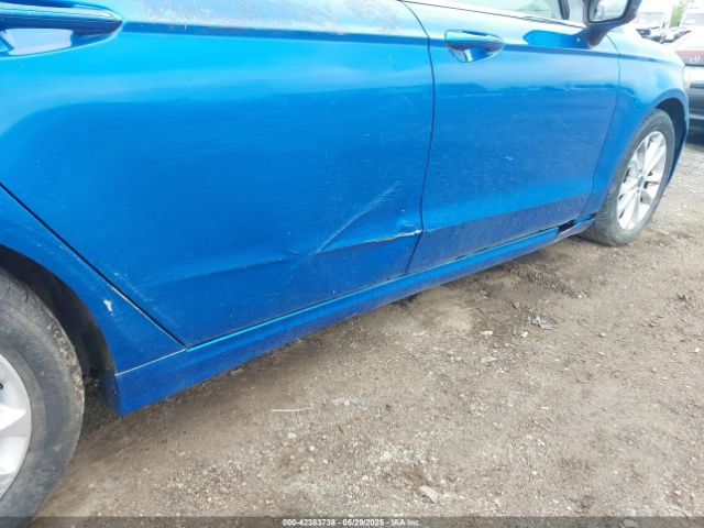 3FA6P0HD1KR166033 Ford FUSION SE