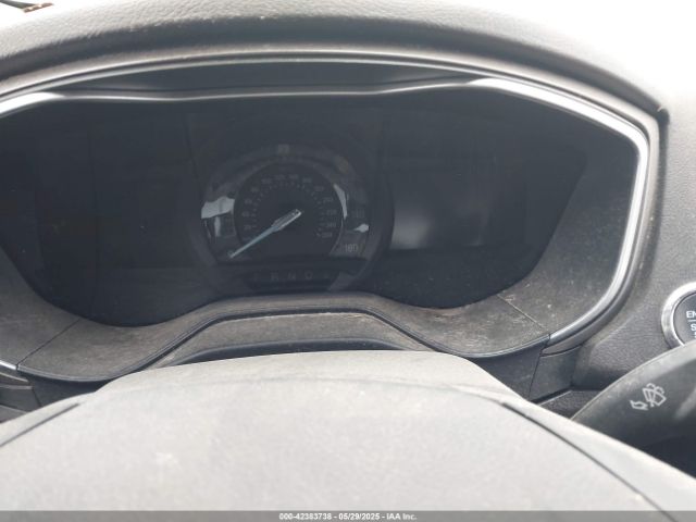 3FA6P0HD1KR166033 Ford FUSION SE