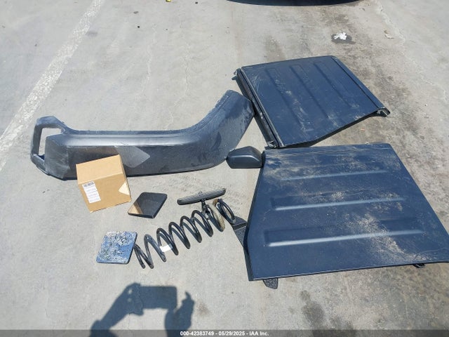 1C4HJXDG5PW615358 Jeep 2023