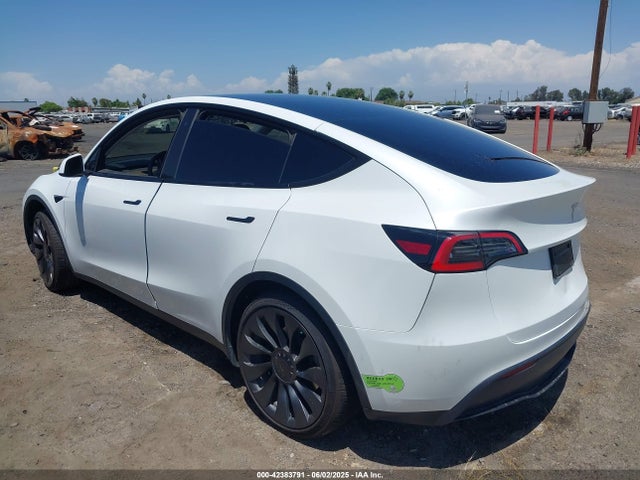 2023 TESLA MODEL Y 7SAYGAEE6PF610721 Photo 2