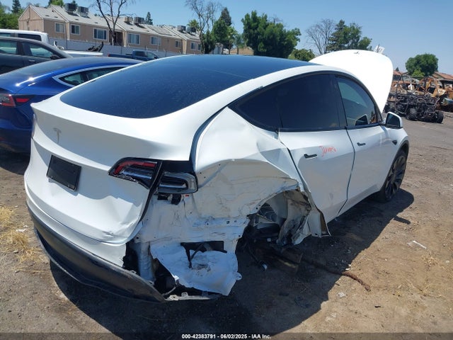 2023 TESLA MODEL Y 7SAYGAEE6PF610721 Photo 3