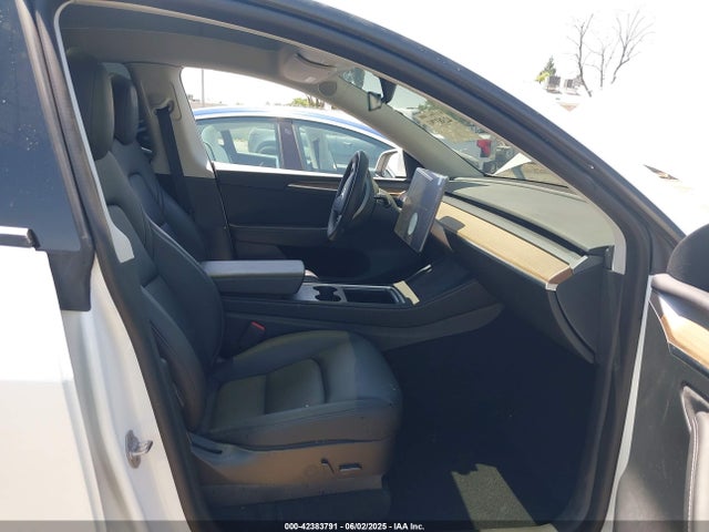 2023 TESLA MODEL Y 7SAYGAEE6PF610721 Photo 4