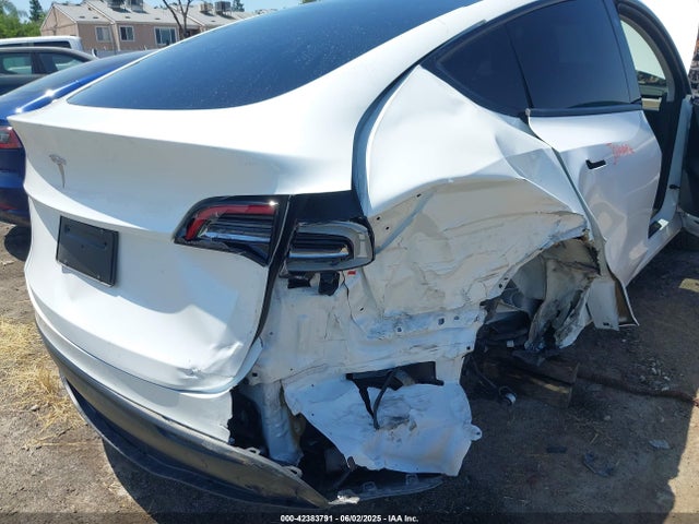2023 TESLA MODEL Y 7SAYGAEE6PF610721 Photo 5