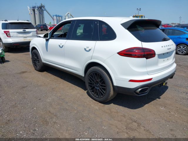 2018 PORSCHE CAYENNE WP1AA2A28JKA02807 Photo 2