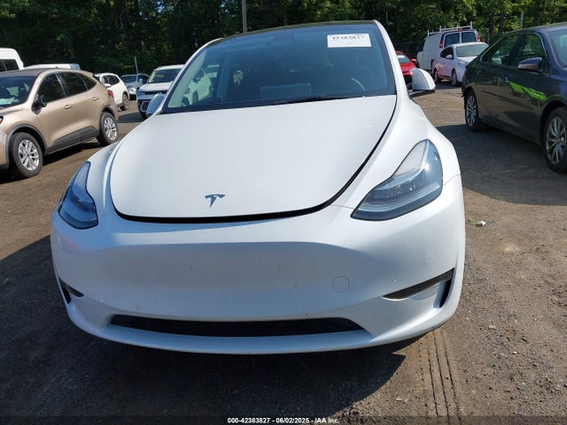 7SAYGDEE5NF450877 Tesla 2022
