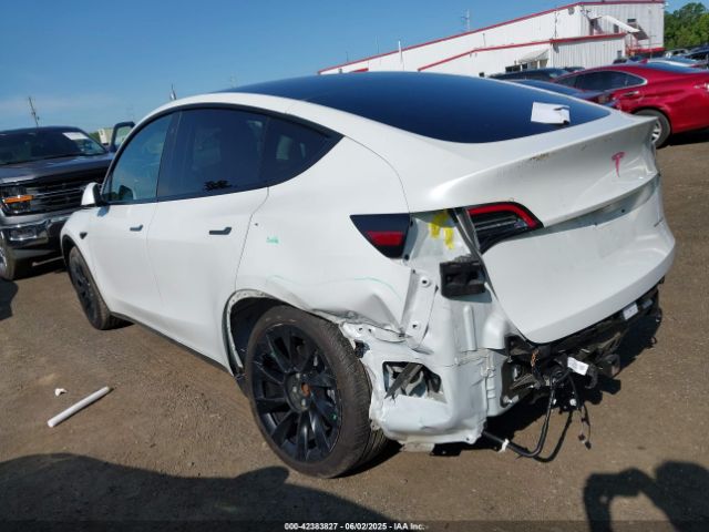 2022 TESLA MODEL Y 7SAYGDEE5NF450877 Photo 2