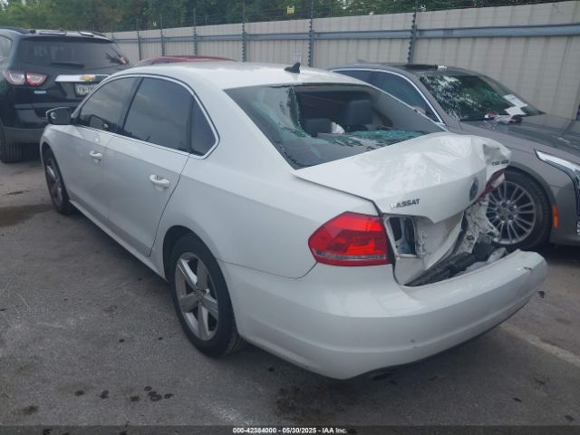2015 VOLKSWAGEN PASSAT 1VWBT7A35FC078330 Photo 2