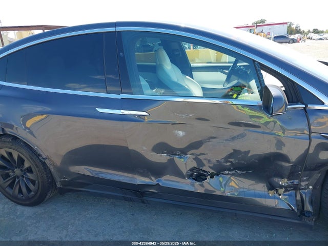 Tesla MODEL X 2017 5YJXCDE2XHF077253 Image 13