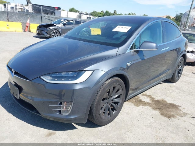 Tesla MODEL X 2017 5YJXCDE2XHF077253 Image 2
