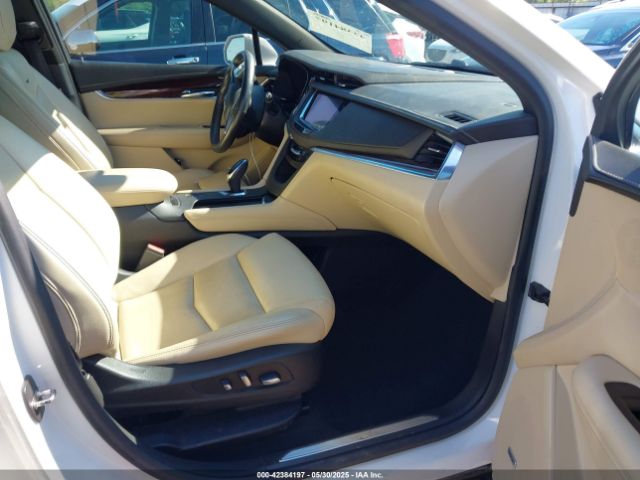 2017 CADILLAC XT5 1GYKNCRS4HZ218136 Photo 4