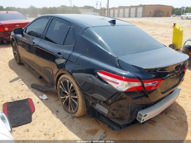 2020 TOYOTA CAMRY 4T1G11AK6LU328856 Photo 2
