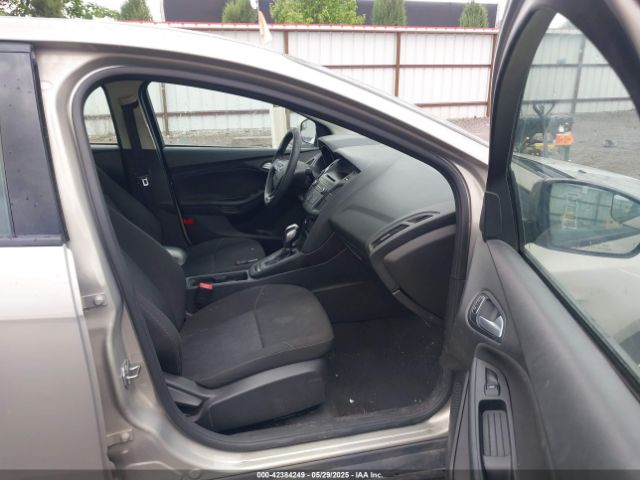 1FADP3F28FL201388 Ford FOCUS SE