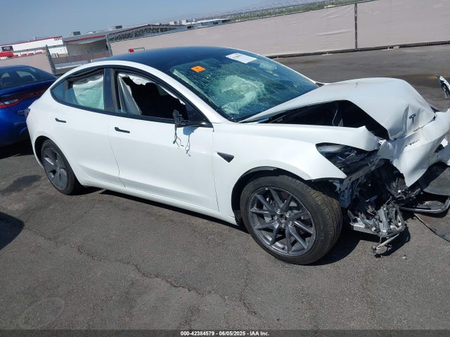 2022 TESLA MODEL 3 5YJ3E1EB8NF318584 Photo 0
