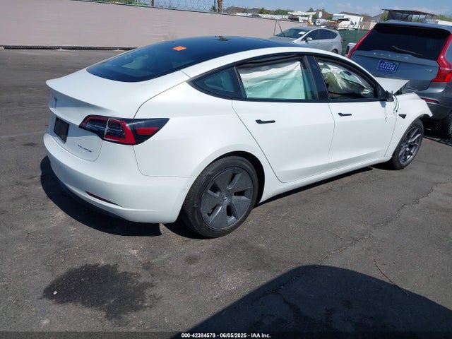 2022 TESLA MODEL 3 5YJ3E1EB8NF318584 Photo 3