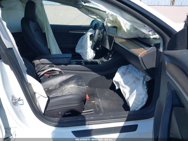 2022 TESLA MODEL 3 5YJ3E1EB8NF318584 Photo 4