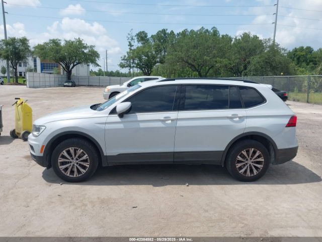 3VV1B7AX5JM097778 Volkswagen Tiguan 2.0t S