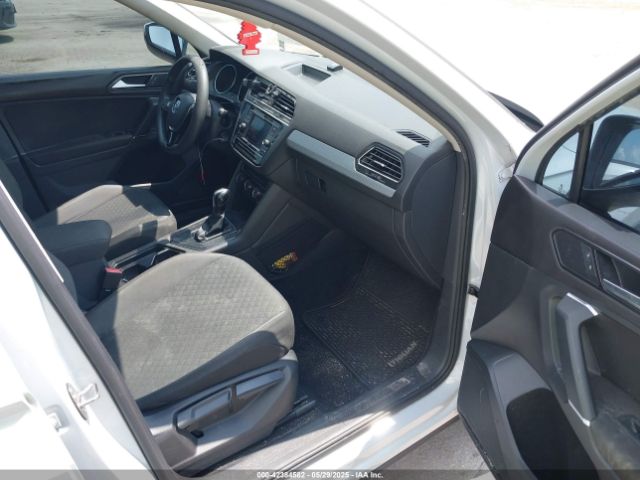 3VV1B7AX5JM097778 Volkswagen Tiguan 2.0t S