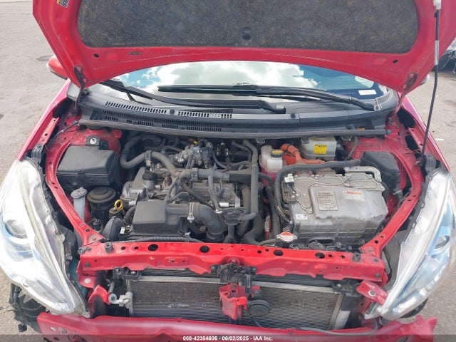 JTDKDTB30G1128099 Toyota Prius C Two